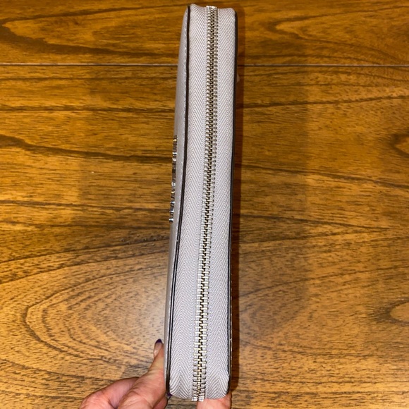 Michael Kors wallet - Picture 3 of 6